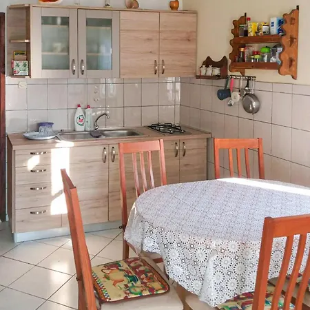 In Zizanj With Kitchen