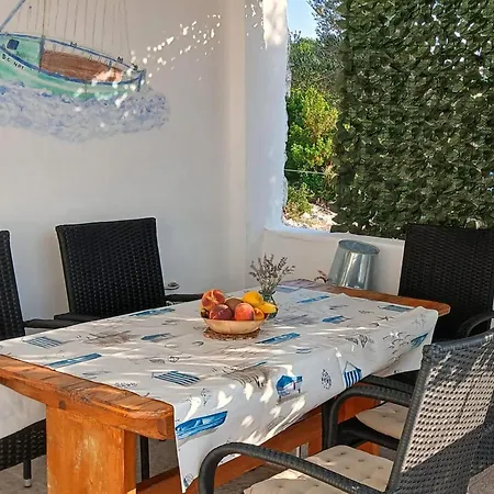 2 Bedroom In Zizanj *