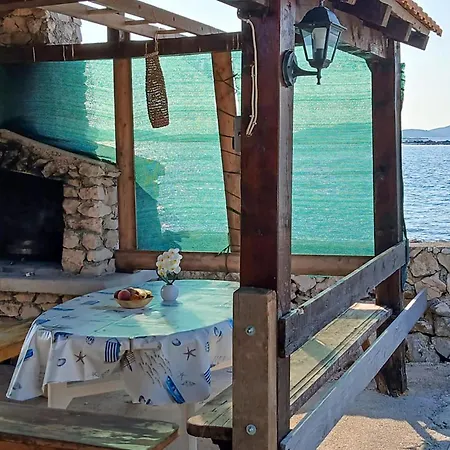 In Zizanj With Kitchen Otok Zizanj