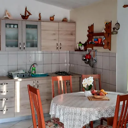 In Zizanj With Kitchen Casa de Férias *