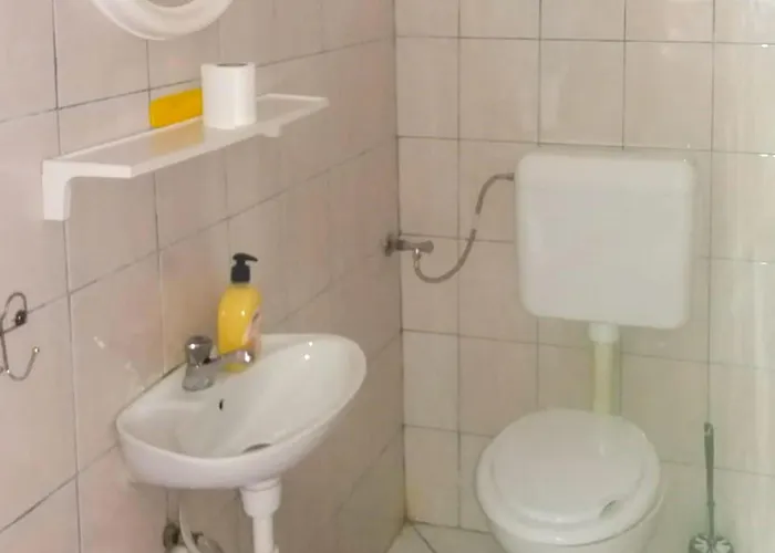 Amazing In Zizanj With Wifi Holiday home Rivanj