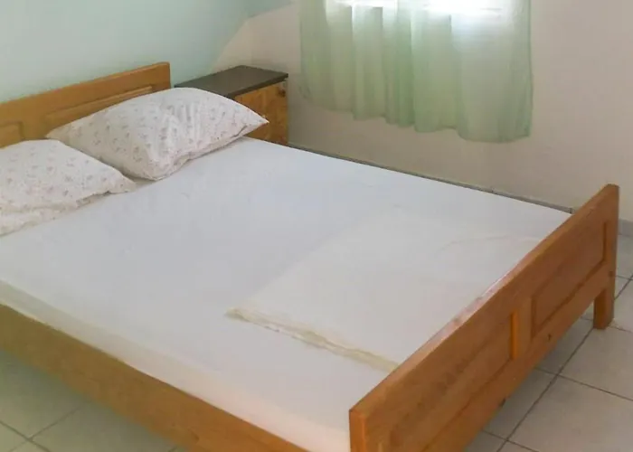 Amazing In Zizanj With Wifi Holiday home