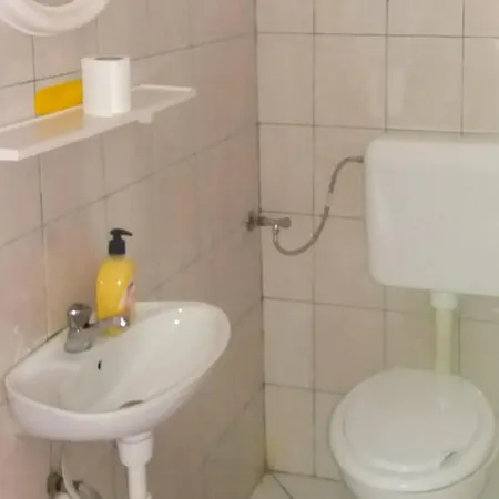 In Zizanj With Kitchen Holiday home Otok Zizanj